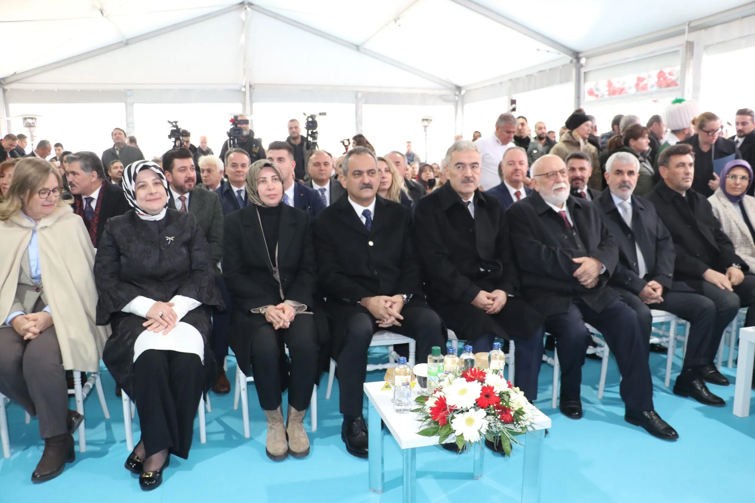 bakan ozer en guvenli yerlerin okul binalari oldugunu gostermis olacagiz 2 w3ljgu6x scaled