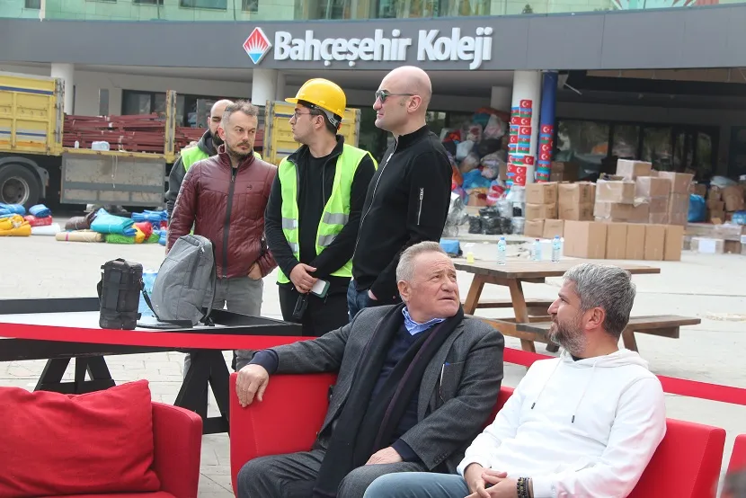 bahcesehirden depremde annesini veya babasini kaybeden ogrencilerine burs destegi 1 c1TtZS2F