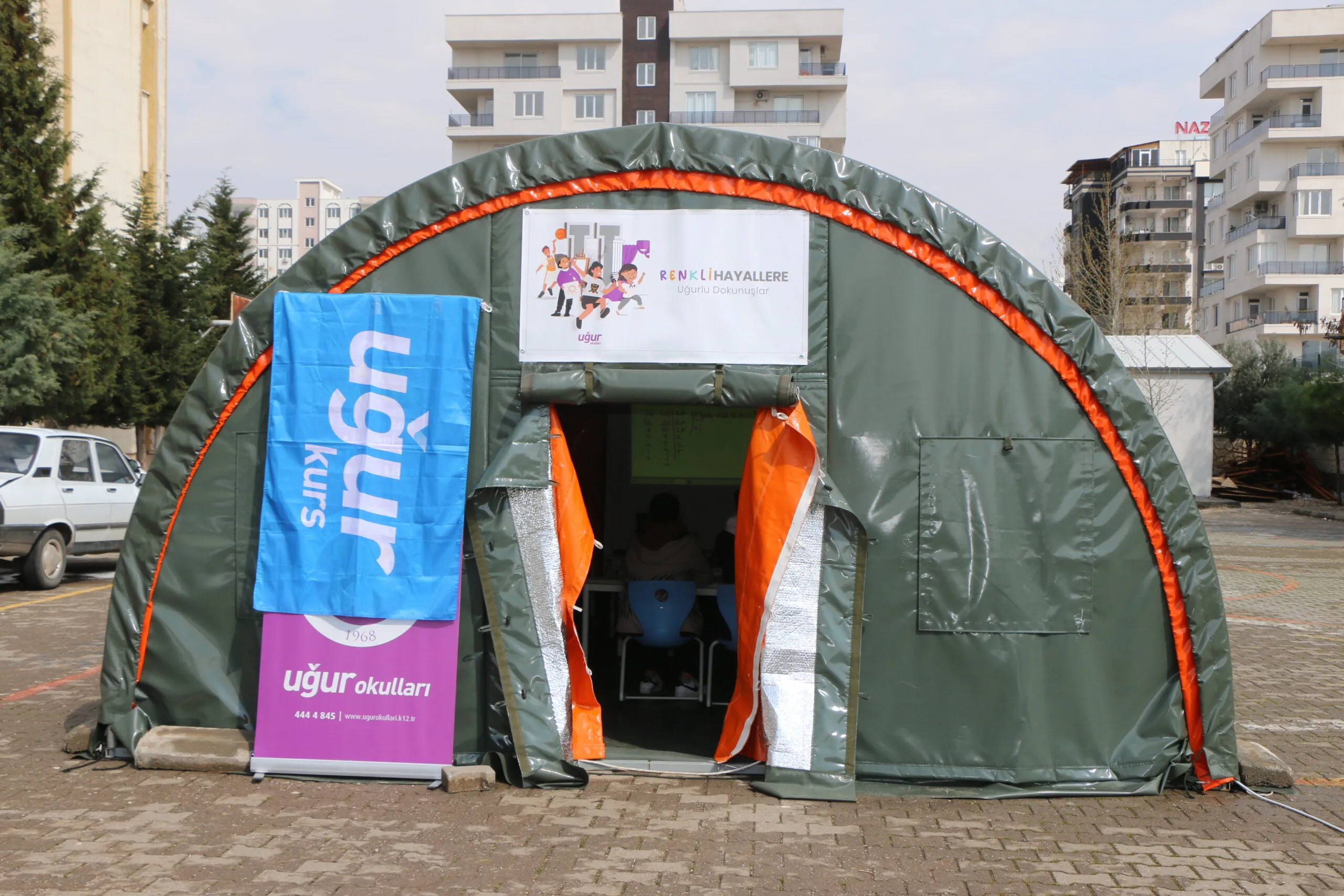 Adıyaman Kahta’da depremzede öğrencilere çadırda dijital eğitim  